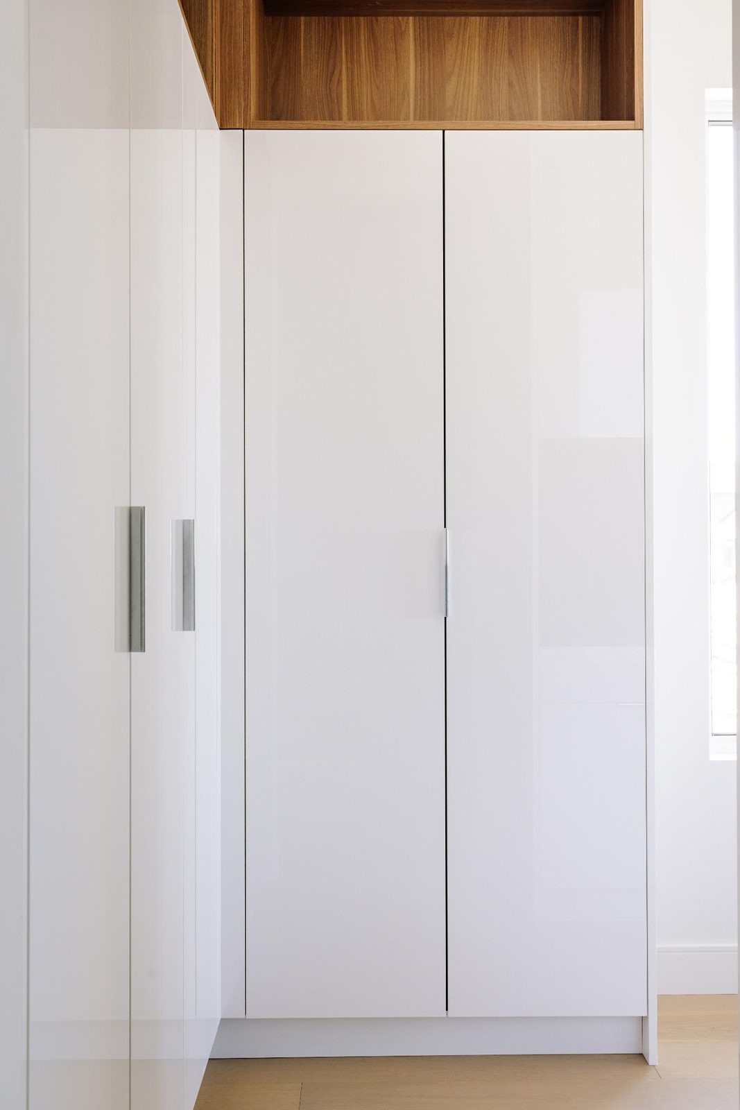 High-gloss closet millwork